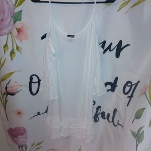 Torrid 2X cold shoulder white blouse🤍